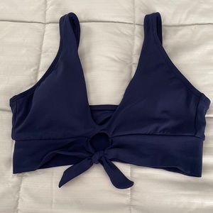 Robin Piccone Women's Ava Tie Front Bikini top navy size medium